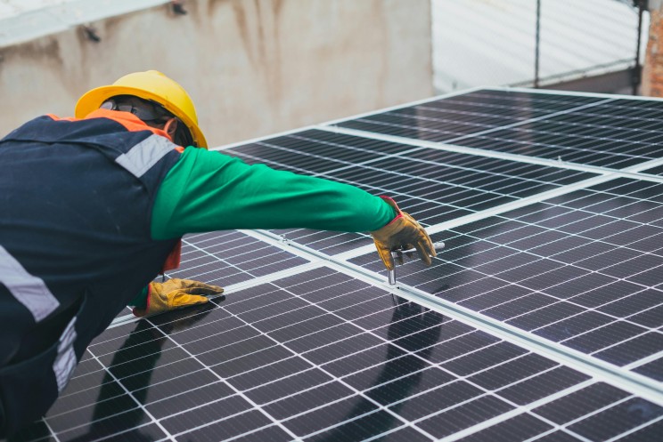 image de service : Maintenance des installations solaires et qualité d’énergie
